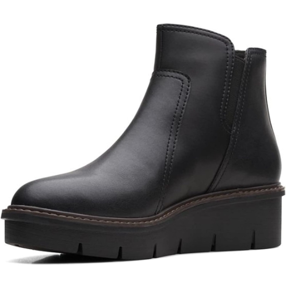 Clarks Women's Airabell Zip Ankle Boot